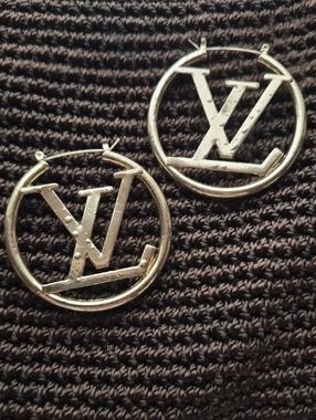 Fashion Jewelry LV Logo Design